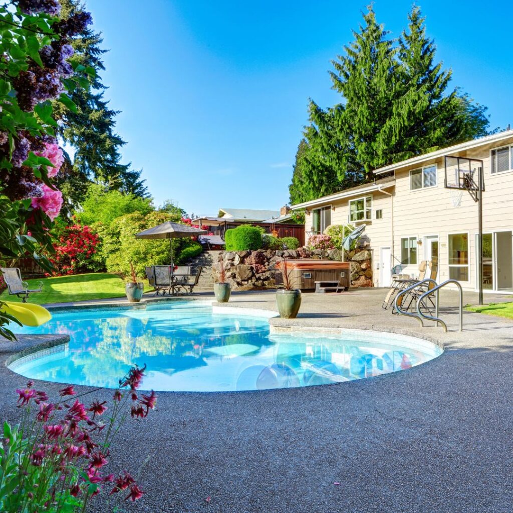 Circular pool in a backyard