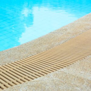 pool edge drain
